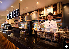 カフェ「裏磐梯カフェ」。こだわりのコーヒーをご堪能いただけます。